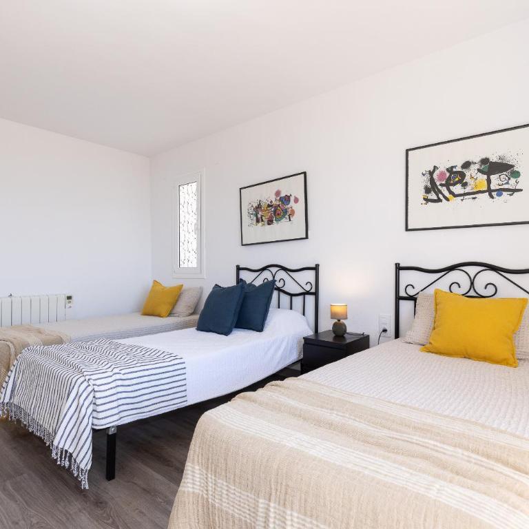 UHC Cantilmar Family Apartments - Four-Room Apartment - 26
