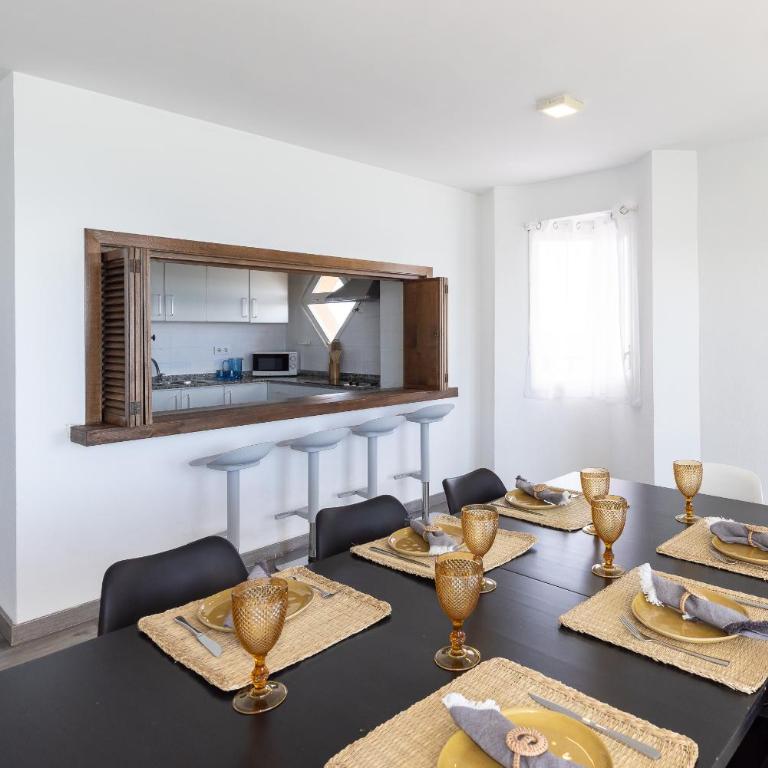 UHC Cantilmar Family Apartments - Four-Room Apartment - 14