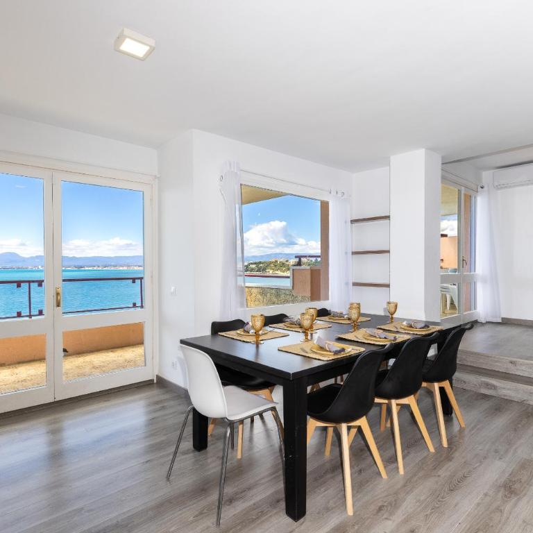UHC Cantilmar Family Apartments - Four-Room Apartment - 11