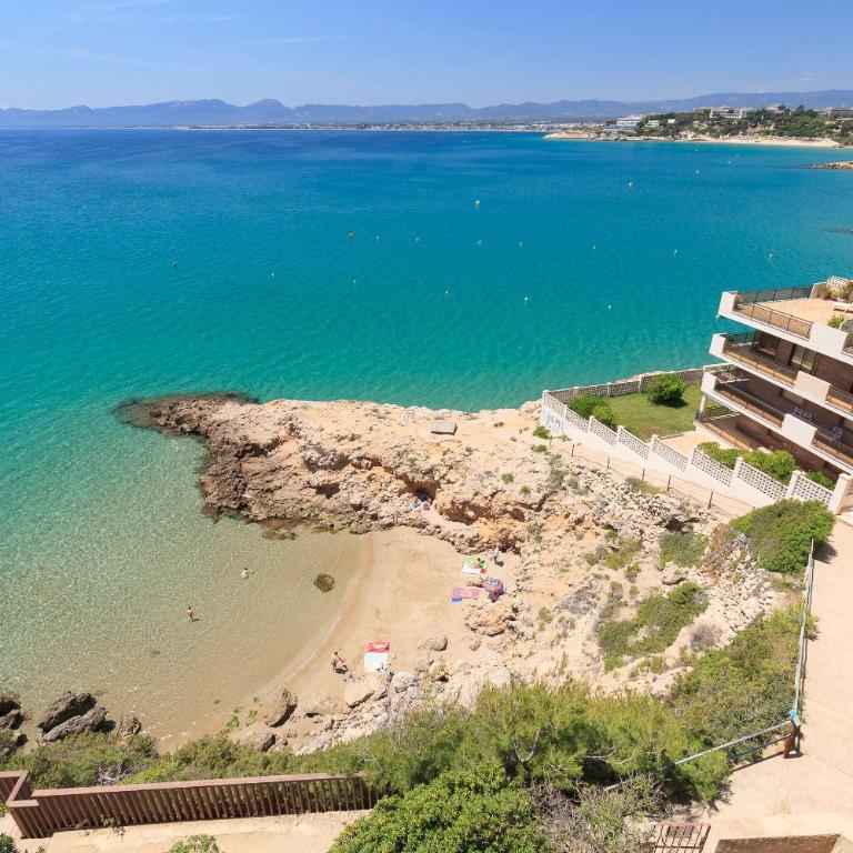 UHC Cantilmar Family Apartments - Four-Room Apartment - 33