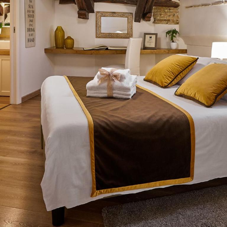 Albergo Diffuso Birkin Castello - Camera Tripla - 9