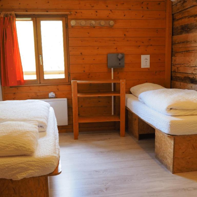 Auberge de Jeunesse HI La Clusaz - Camera Familiare con Bagno in Comune - 4