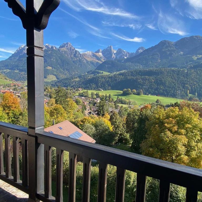 Cozy Swiss Getaway With Mountain Views - Ferienhaus - 19