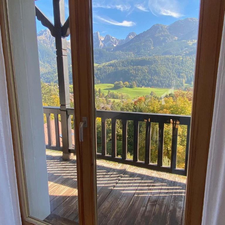 Cozy Swiss Getaway With Mountain Views - Ferienhaus - 6