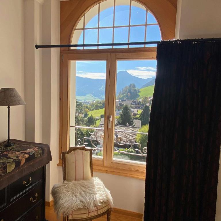 Cozy Swiss Getaway With Mountain Views - Ferienhaus - 20
