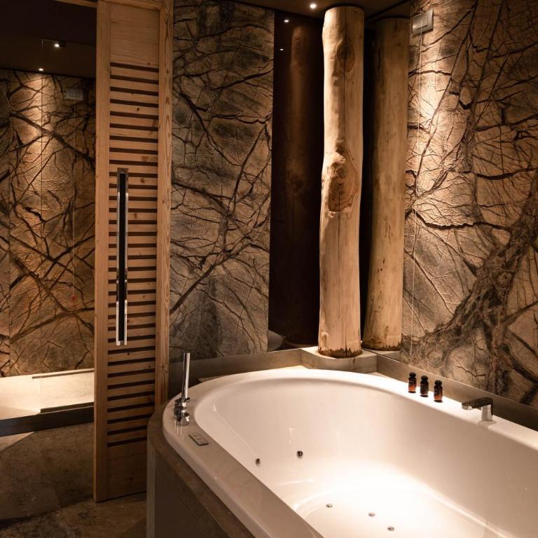 Rosapetra SPA Resort - Small Luxury Hotels of the World - Suite con Vista Montagna, Vasca Idromassaggio e Divano Letto - 4