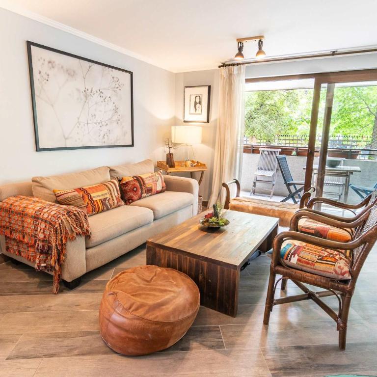 HOM I Amplio Depto en Las Condes con Terraza y Parking - Apartment - 7