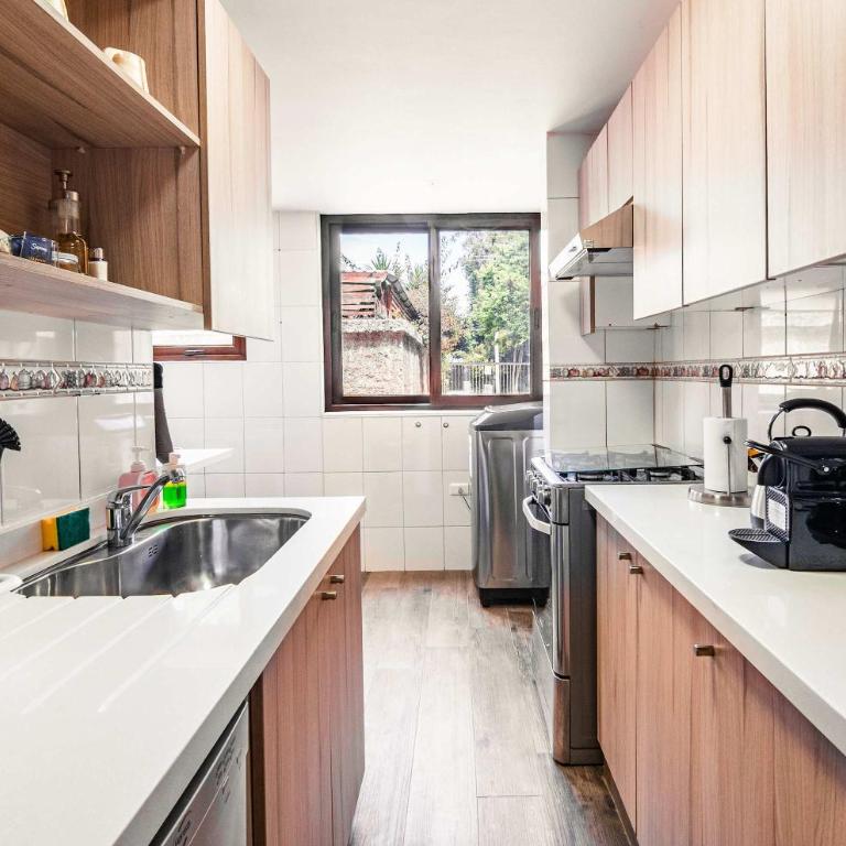 HOM I Amplio Depto en Las Condes con Terraza y Parking - Apartment - 13