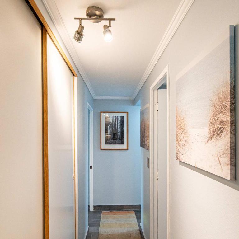 HOM I Amplio Depto en Las Condes con Terraza y Parking - Apartment - 50