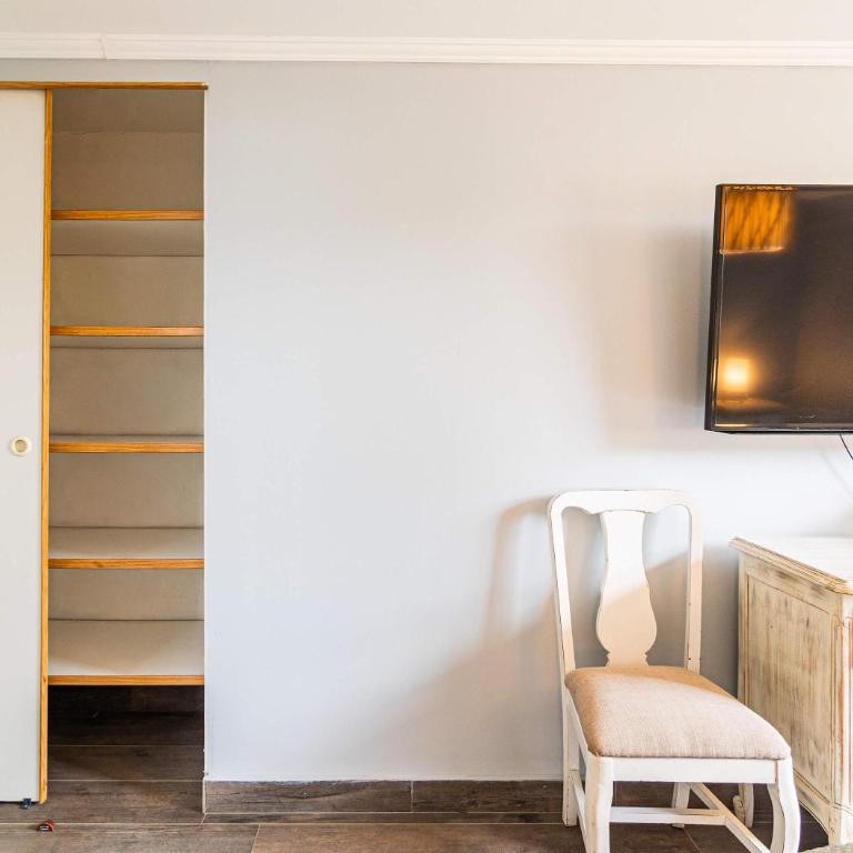 HOM I Amplio Depto en Las Condes con Terraza y Parking - Apartment - 71