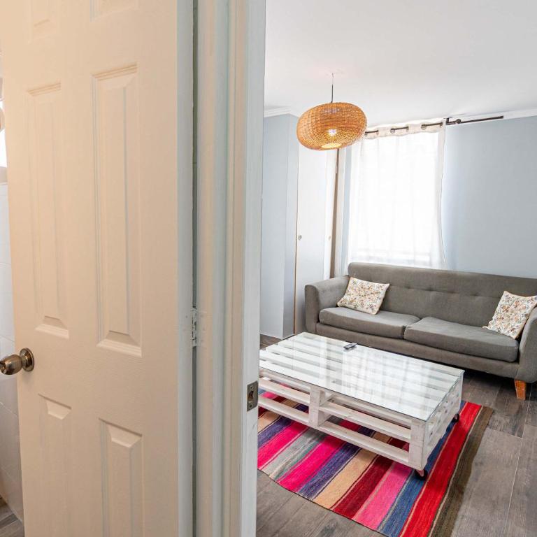 HOM I Amplio Depto en Las Condes con Terraza y Parking - Apartment - 72