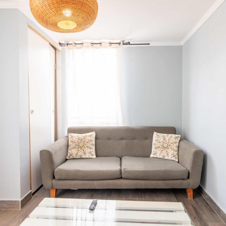 HOM I Amplio Depto en Las Condes con Terraza y Parking - Apartment - 76