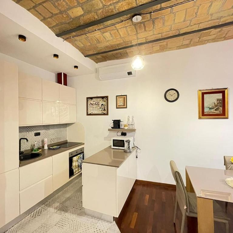 Al Vicoletto nel cuore di Roma - One-Bedroom Apartment - 9