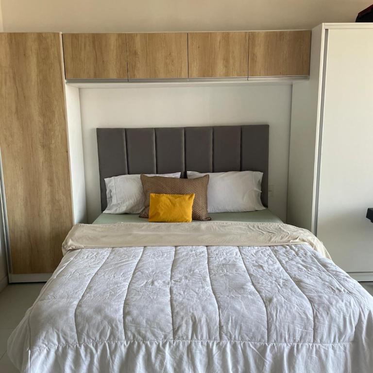 Apto zona shopping del sol ,monoambiente completo muy grande y luminoso,con garage - One-Bedroom Apartment - 6