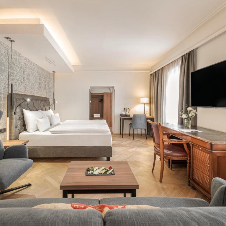 Hotel Schwarzer Adler Innsbruck - Deluxe Junior Suite - 1