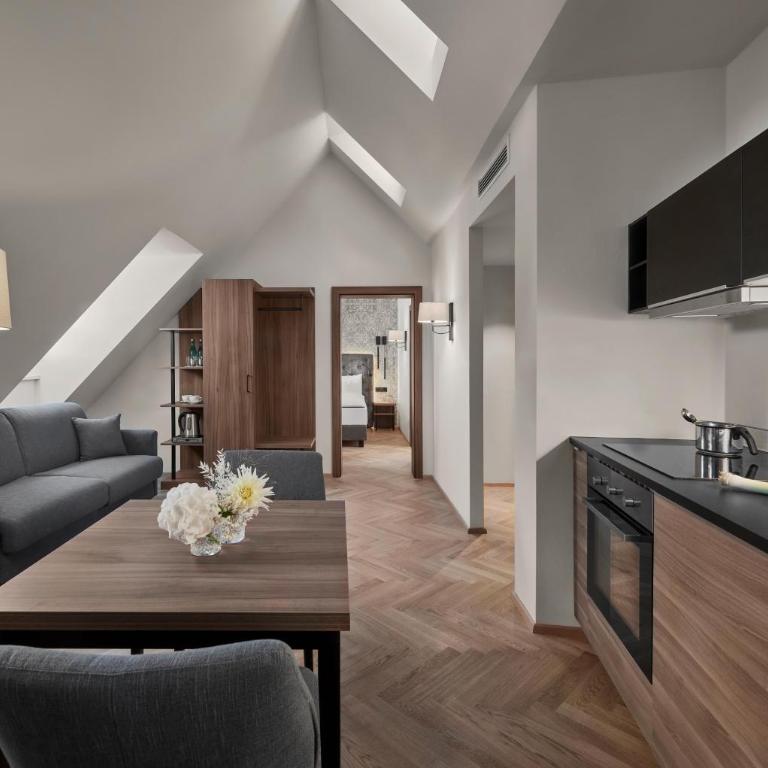 Hotel Schwarzer Adler Innsbruck - Apartment - 2