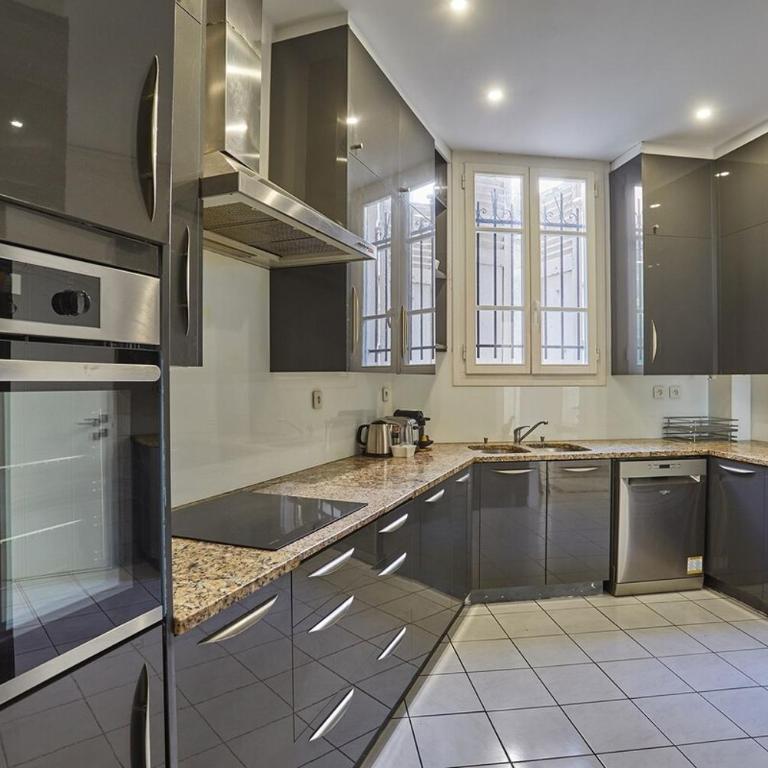 Apartment Center of Paris Montmartre by Studio prestige - Appartement - 12