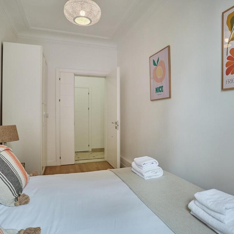 Apartment Center of Paris Montmartre by Studio prestige - Appartement - 15