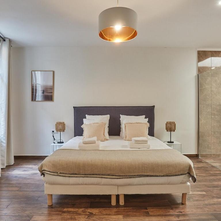 Apartment Center of Paris Montmartre by Studio prestige - Appartement - 19