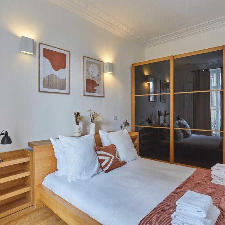 Apartment Center of Paris Montmartre by Studio prestige - Appartement - 22