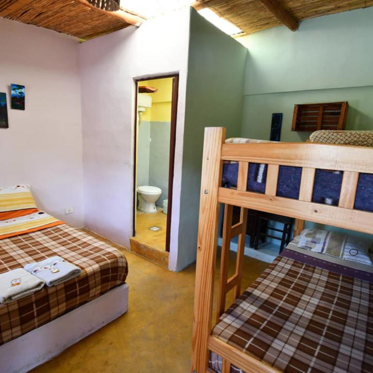 Tilcara Mistica Hostel - Habitación Triple con baño privado - 1