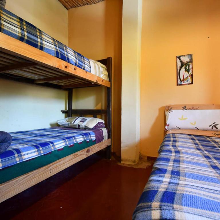 Tilcara Mistica Hostel - Habitación Triple con baño privado - 2