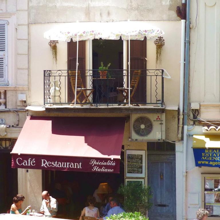 Balcony over Provencal Market, Old Antibes - Apartment mit Balkon - 31
