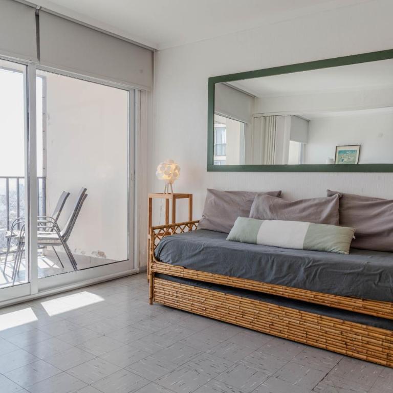 BT Homes - Avenida Colon - Departamentos en Centro a Metros del Mar & la Playa - Three-Bedroom Apartment with Sea View - 19