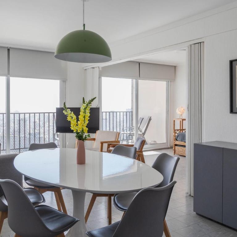 BT Homes - Avenida Colon - Departamentos en Centro a Metros del Mar & la Playa - Three-Bedroom Apartment with Sea View - 22