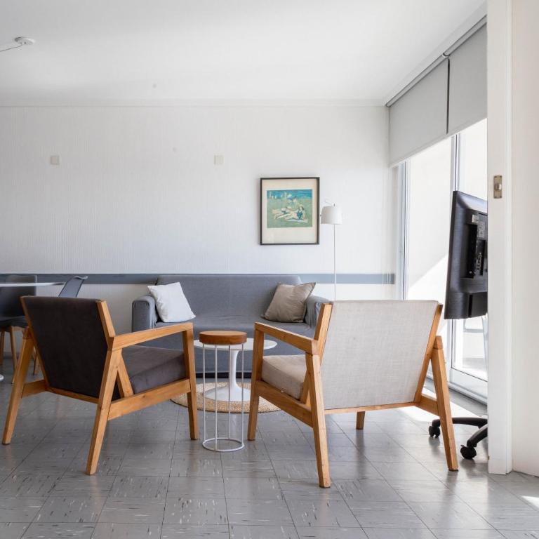 BT Homes - Avenida Colon - Departamentos en Centro a Metros del Mar & la Playa - Three-Bedroom Apartment with Sea View - 25