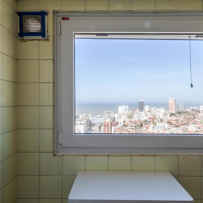 Renovated and spacious with excellent view by BT Homes - Apartamento de 3 dormitorios con vistas al mar - 20