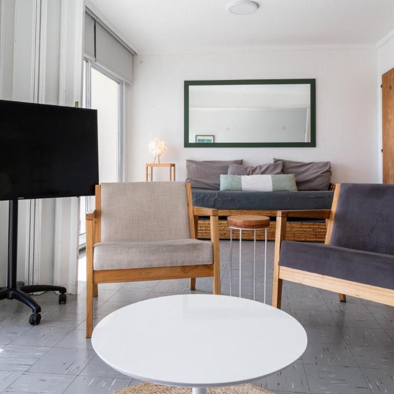BT Homes - Avenida Colon - Departamentos en Centro a Metros del Mar & la Playa - Three-Bedroom Apartment with Sea View - 33