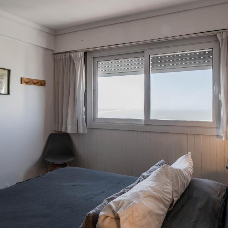 BT Homes - Avenida Colon - Departamentos en Centro a Metros del Mar & la Playa - Three-Bedroom Apartment with Sea View - 24