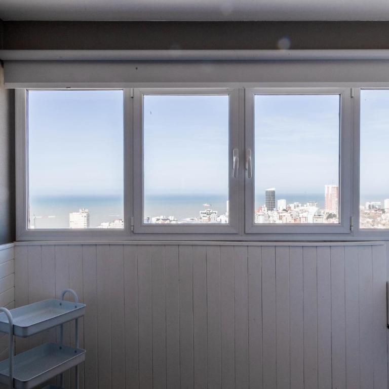 BT Homes - Avenida Colon - Departamentos en Centro a Metros del Mar & la Playa - Three-Bedroom Apartment with Sea View - 39