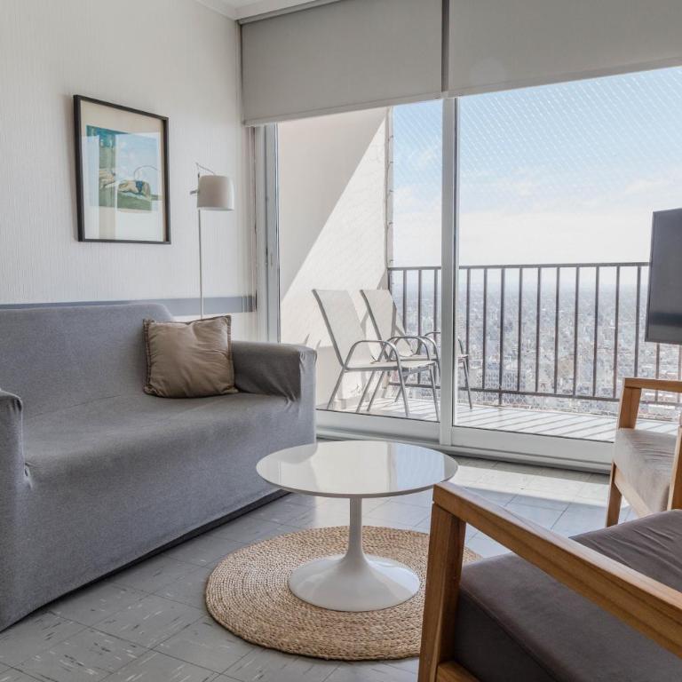 BT Homes - Avenida Colon - Departamentos en Centro a Metros del Mar & la Playa - Three-Bedroom Apartment with Sea View - 40