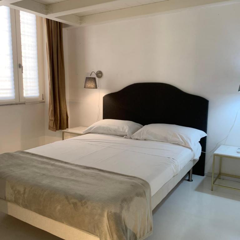 Rome, Beautiful Apartment in a Vintage Building - Appartamento con 2 Camere da Letto - 31