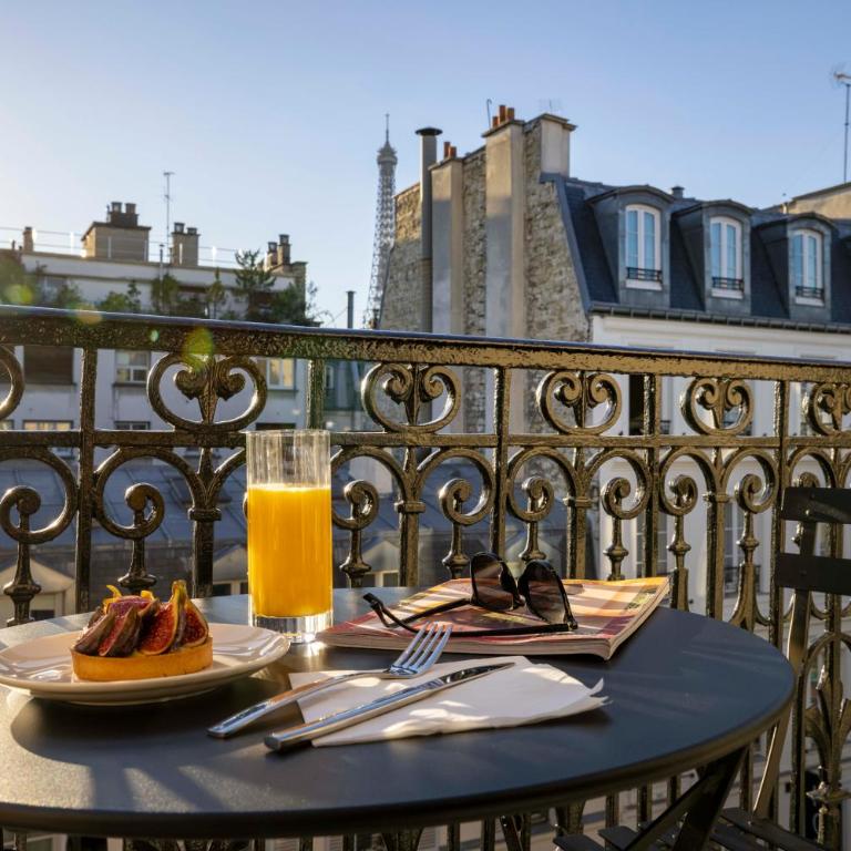 Grand Hôtel Lévêque - Chambre Triple Supérieure avec Balcon - 2