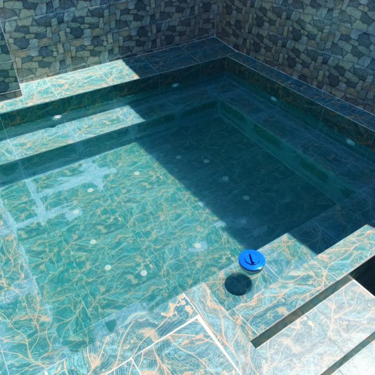 Vari - Habitación Doble con baño - 1 o 2 camas - 16