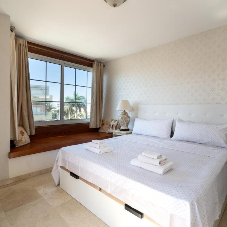 La Caleta Luxury Seaside Villa with 3 Bedrooms and Private Pool - Villa de 3 dormitorios - 7