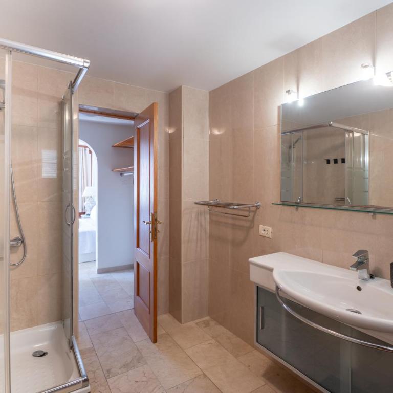 La Caleta Luxury Seaside Villa with 3 Bedrooms and Private Pool - Villa de 3 dormitorios - 22
