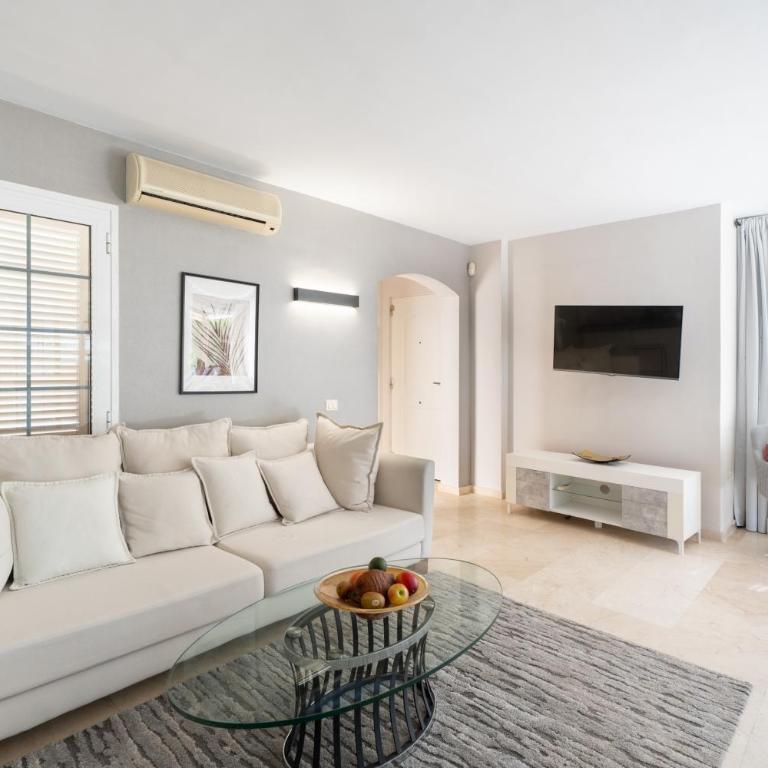 La Caleta Luxury Seaside Villa with 3 Bedrooms and Private Pool - Villa de 3 dormitorios - 5