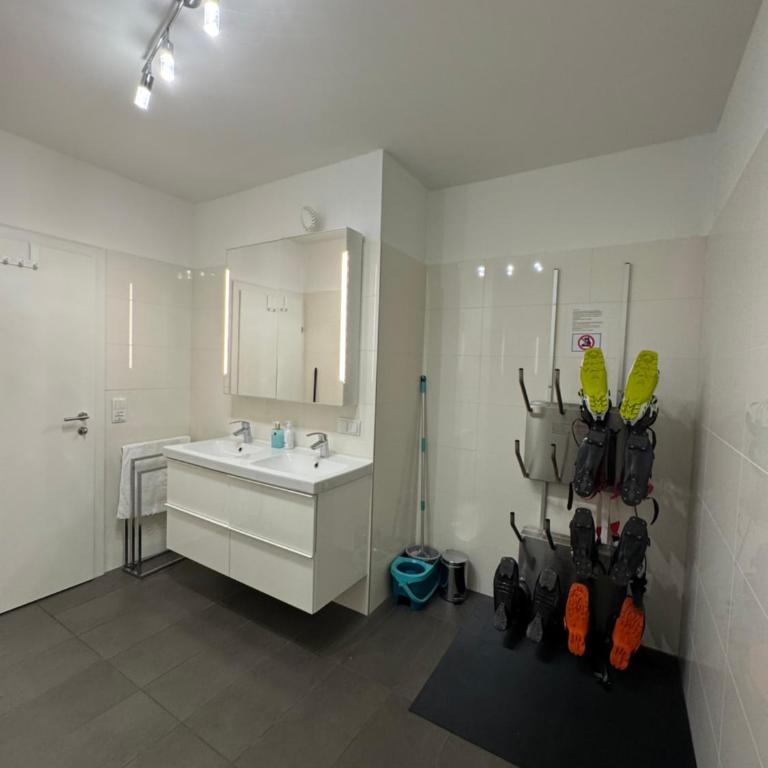 Sonnenalpe Nassfeld Apartment bis 8 Personen direkt an der Skipiste familienfreundlich , Summer World - Apartment mit 3 Schlafzimmern - 10