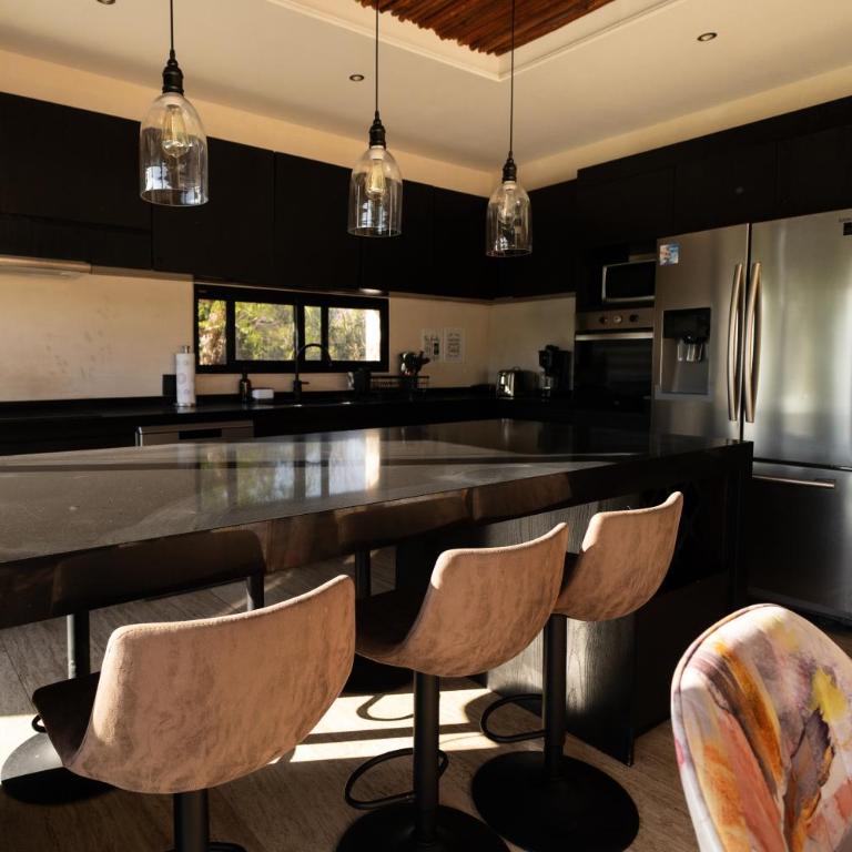 Magical 2 Penthouses & Apartment with 2 Private Pools and Jacuzzi - Apartamento - 24