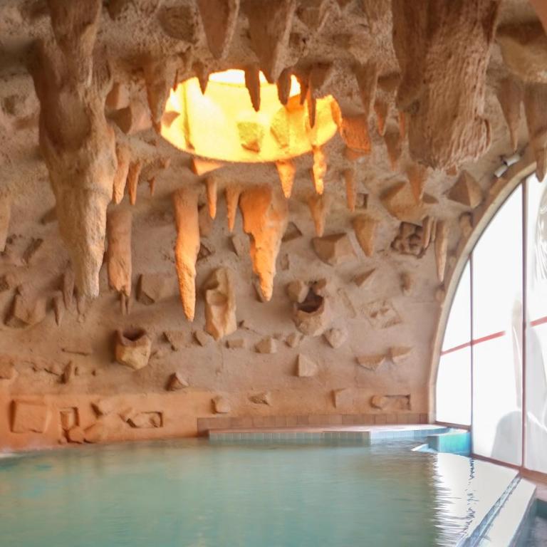 Thermal Hotels & Walliser Alpentherme Leukerbad - Suite Grand Bain mit Kingsize-Bett - 3