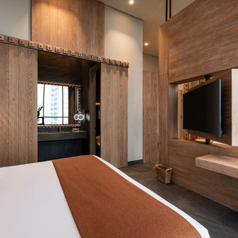 OZ Hotel Collection - Presidential Suite - 1