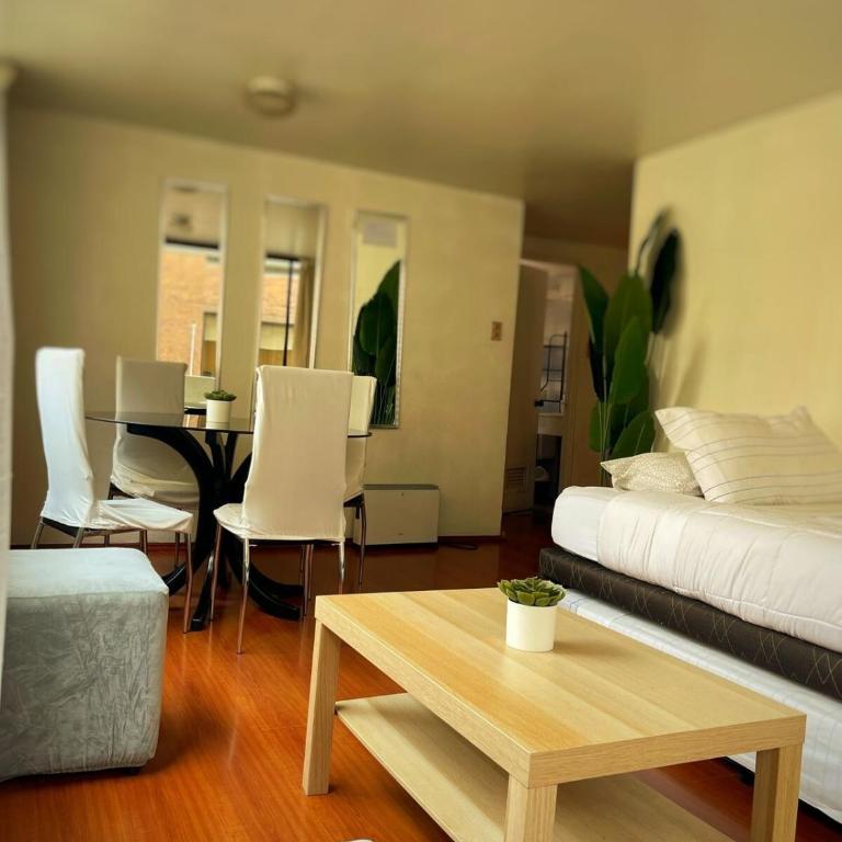 Ubicación increíble en Las Condes - Apartamento de 2 dormitorios - 2