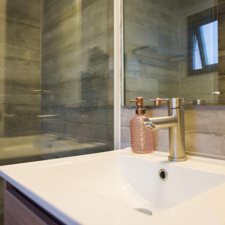 Modern Refuge on Emilio Vaisse Perfect Studio - Apartment - 11