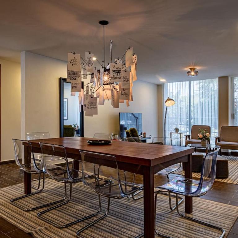 Private Balcony Home with Parking - Apartamento - 6