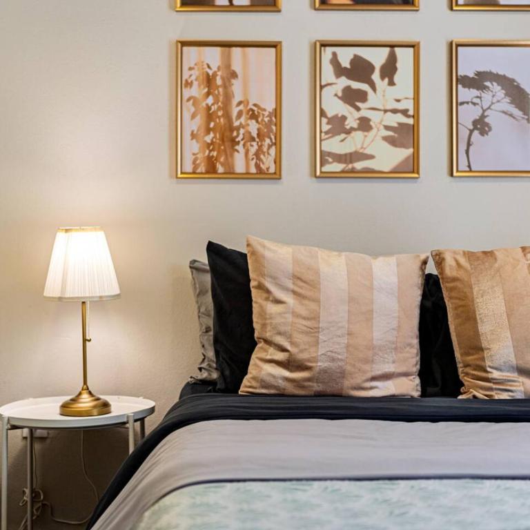 Private Balcony Home with Parking - Apartamento - 16