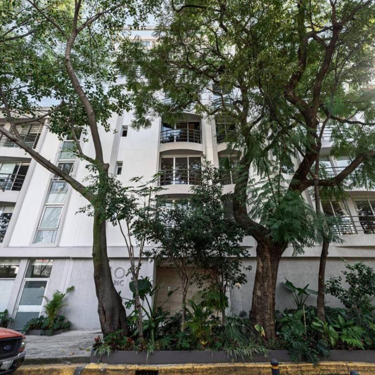 Private Balcony Home with Parking - Apartamento - 25